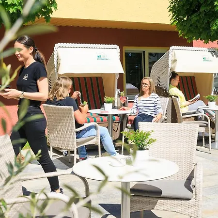 Hotel Wald Und 3*